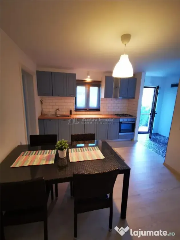 Casa pentru 2 familii - 4 camere - 2 bucatarii - Soseaua Sa