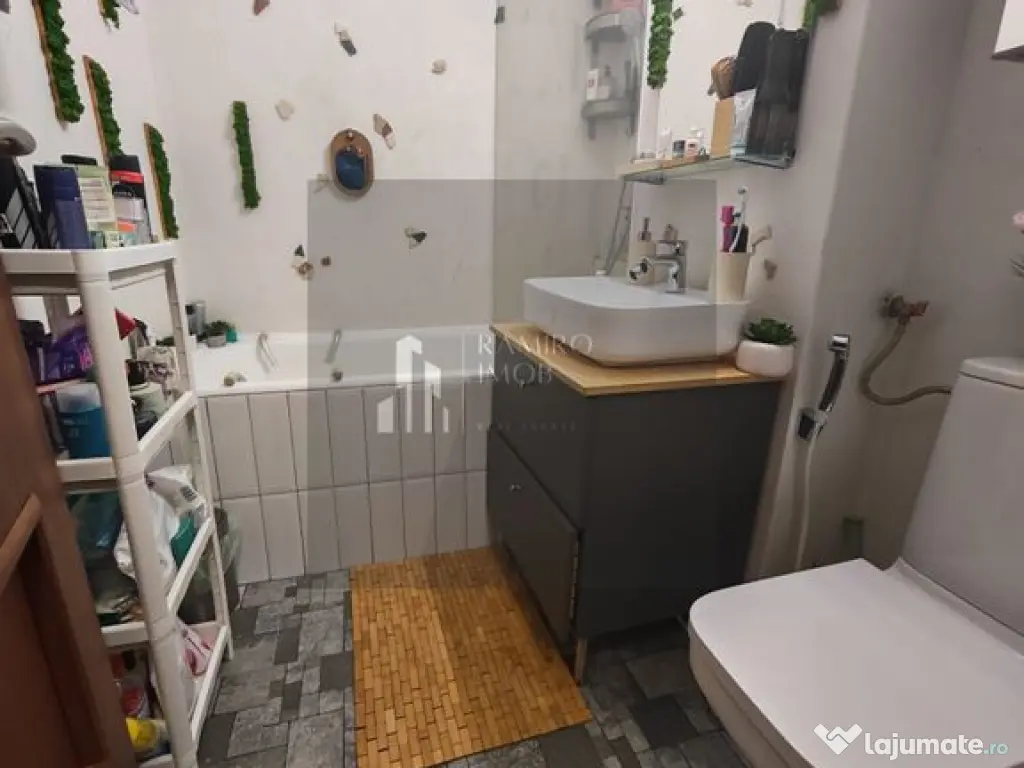 Apartament 3 camere decomandat Anvelopat Etaj 1 Titan