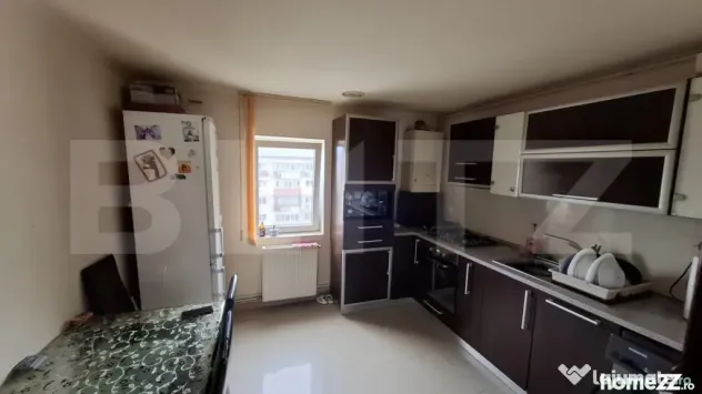 Apartament 3 camere decomandat, etaj 4, balcon, izolat – M