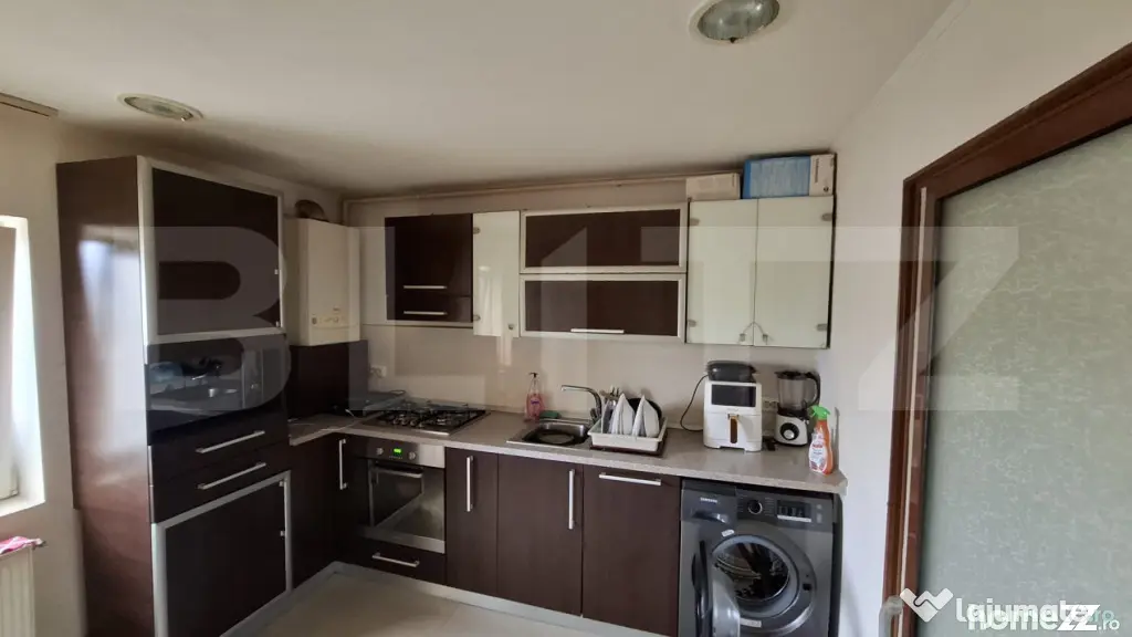 Apartament 3 camere decomandat, etaj 4, balcon, izolat – M