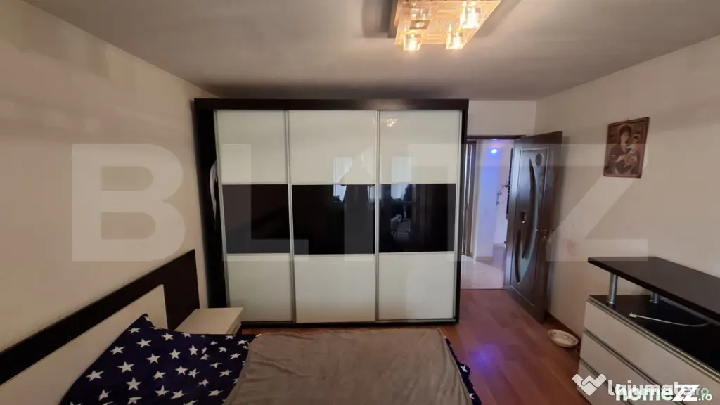 Apartament 3 camere decomandat, etaj 4, balcon, izolat – M