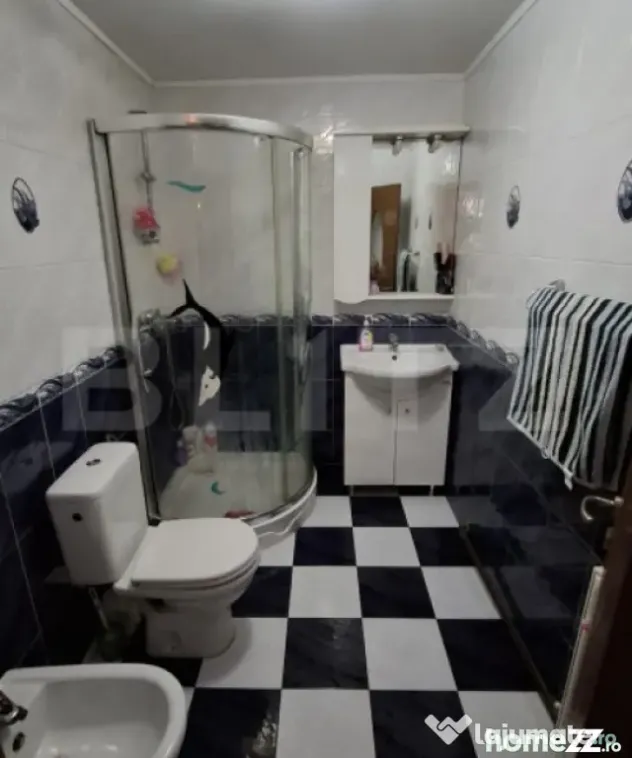 Apartament 3 camere decomandat, etaj 4, balcon, izolat – M