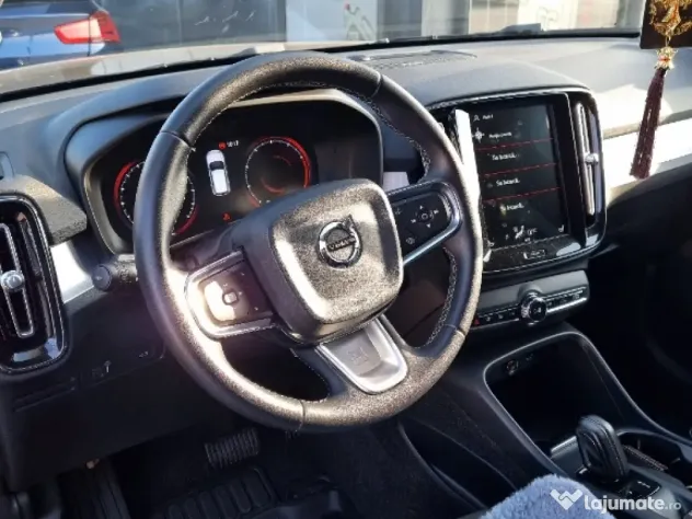 Volvo XC 40 T4 Momentum Urgent vând