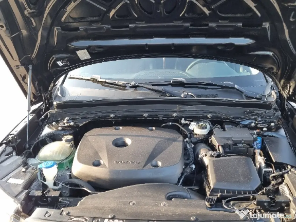 Volvo XC 40 T4 Momentum Urgent vând