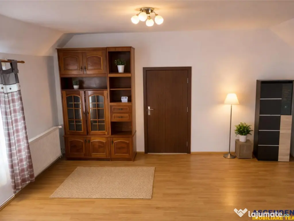 Casa stil sasesc cu garsoniera, garaj, curte, gradina, Bod,