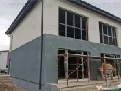 Cladire 240mp cu 2 spatii comerciale la inchiriat in centru 