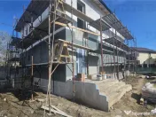 Cladire 240mp cu 2 spatii comerciale la inchiriat in centru 