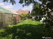 Teren intravilan generos + 2 case – 15.277 mp, front 30 m, 