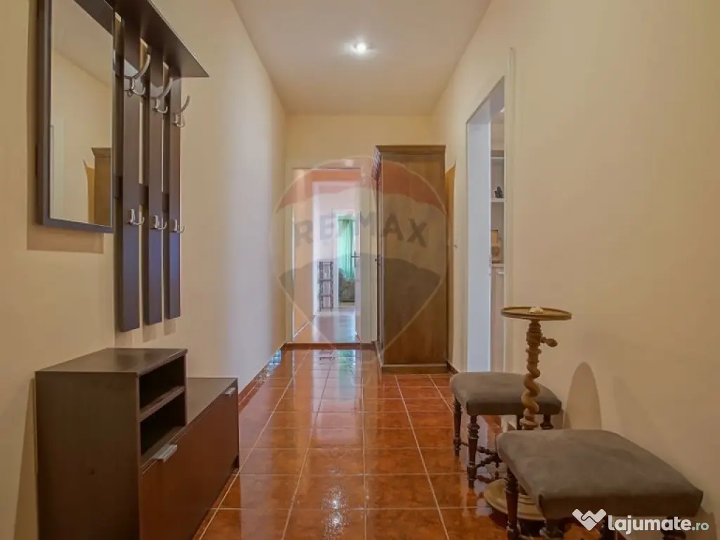 Apartament cu 3 camere de închiriat zona centrala Maior ...