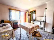 Casa traditionala din lemn, cu sura din piatra, Arcus, Covas 