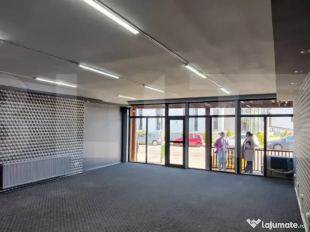 Spatiu comercial, 100 mp, zona Micro 6