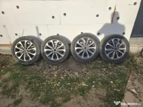 Vând roți Nissan cu anvelope de iarnă 18 inch