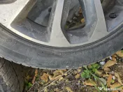 Vând roți Nissan cu anvelope de iarnă 18 inch 