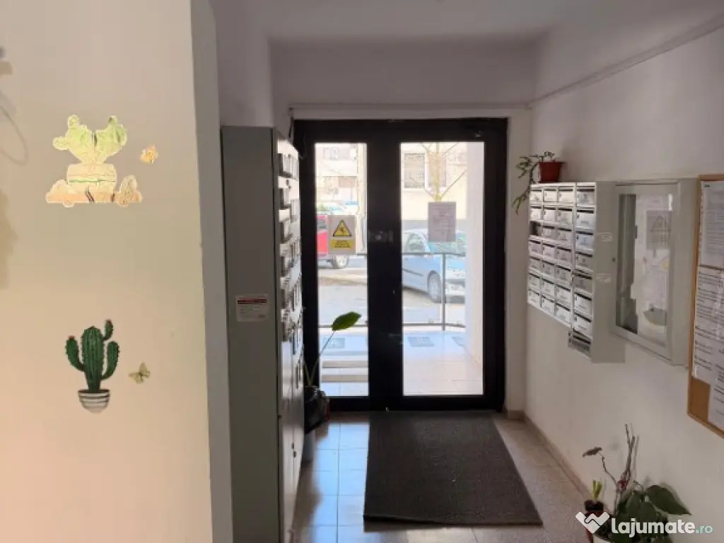 Inchiriere apartament 2 camere decomandat