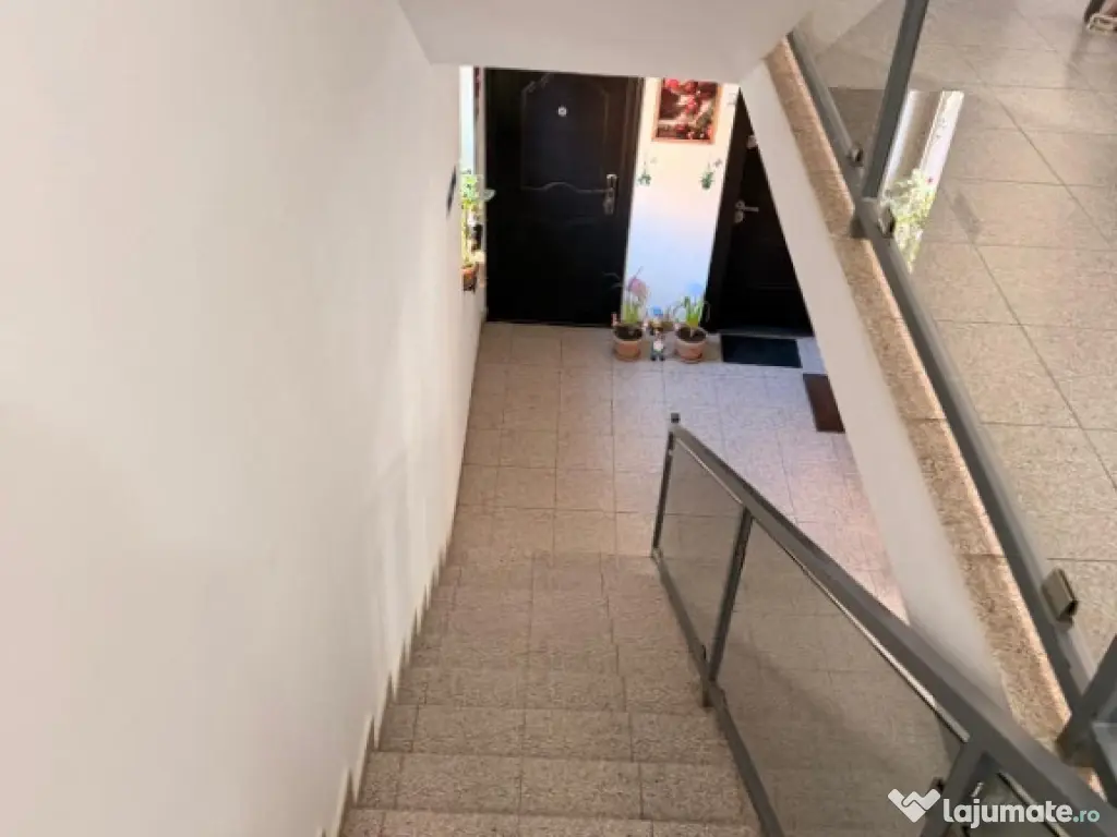 Inchiriere apartament 2 camere decomandat