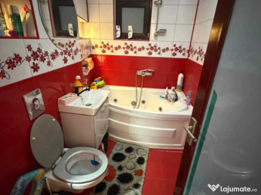 Apartament decomandat etajul 1/4 in K-uri, Filiasi.