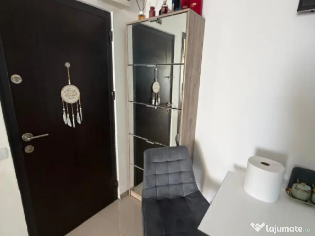 Apartament decomandat etajul 1/4 in K-uri, Filiasi.