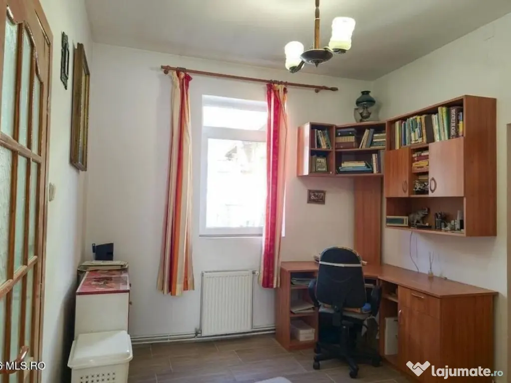 Lunei - Ion Neculce, 2 Apartamente. Mansarda 157 mp. Anex...