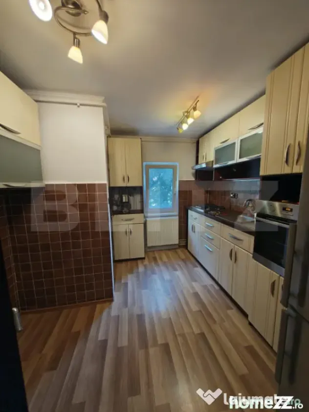 Apartament 4 camere, 82 mp utili, Micro 16 - Satu Mare (Satu-Mare)