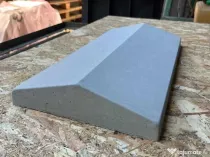 Capace si coame de gard