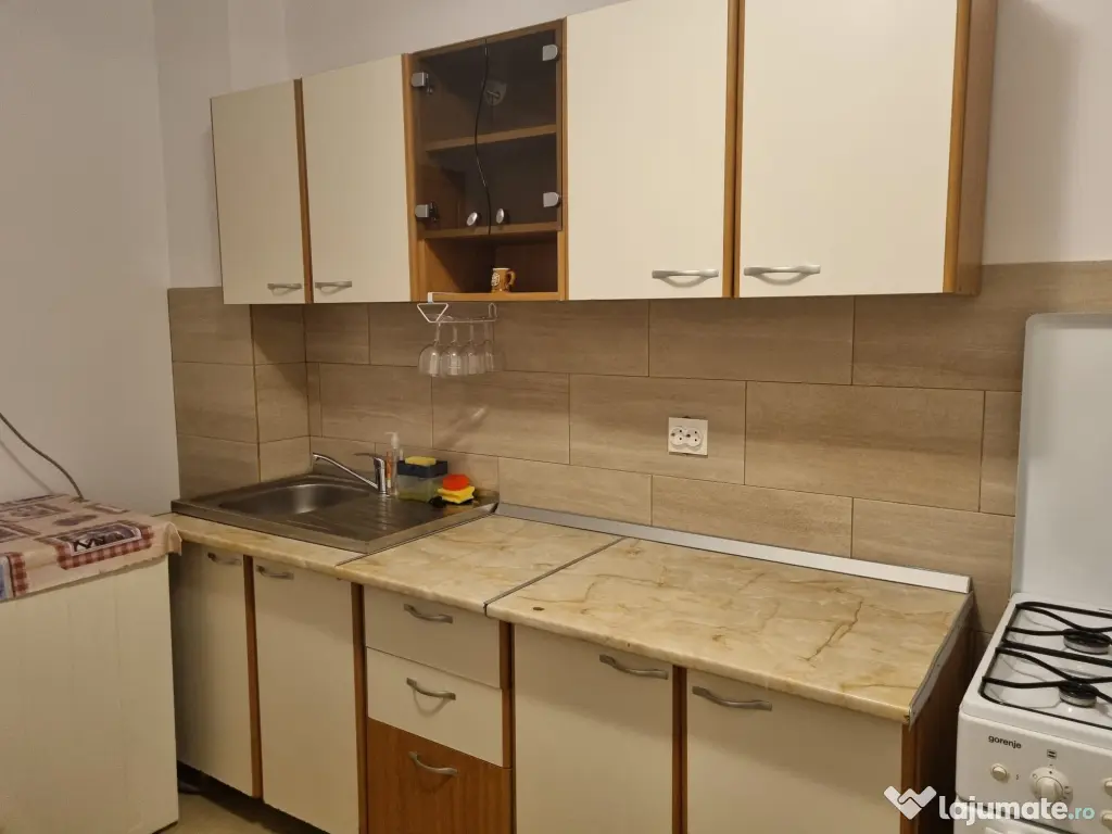 Închiriez apartament 2 camere