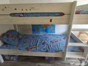 Vând pat supraetajat cu două saltele 