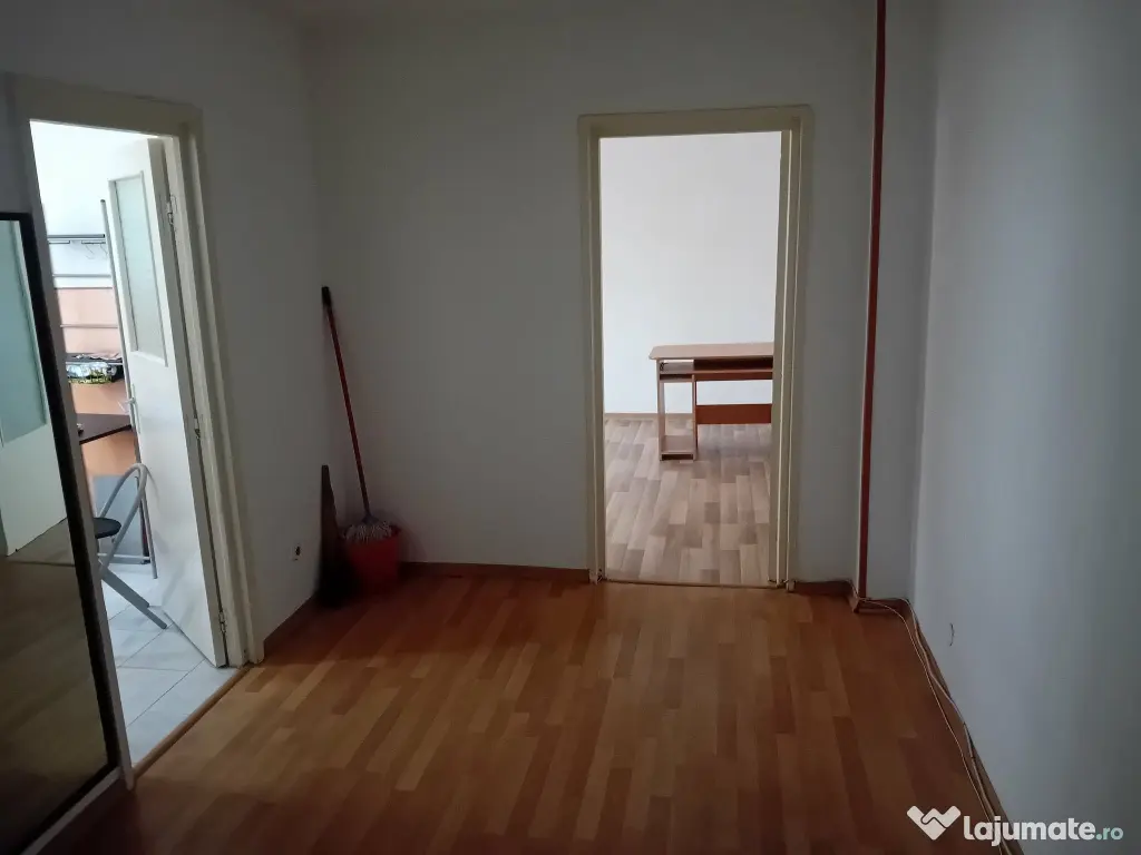 Apartament o Camera ultracentral 40mp parter bloc nou centrala termopan decomandat