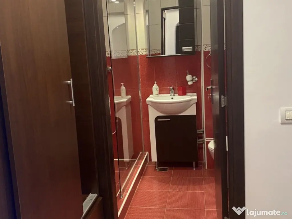 Închiriez ap 2 camere