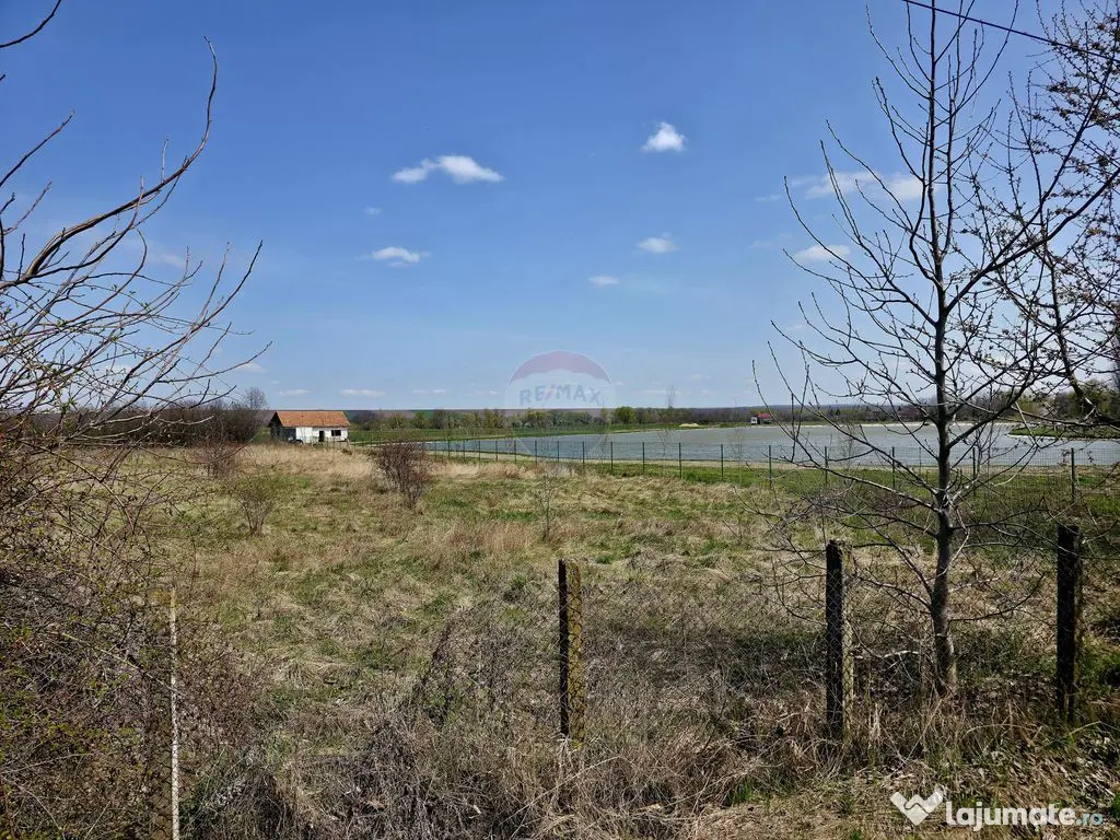 Teren 7,000mp Girov / deschidere 45 metri