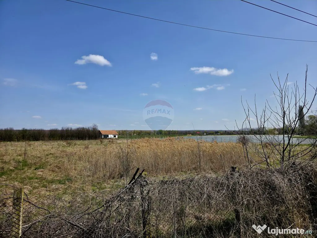 Teren 7,000mp Girov / deschidere 45 metri