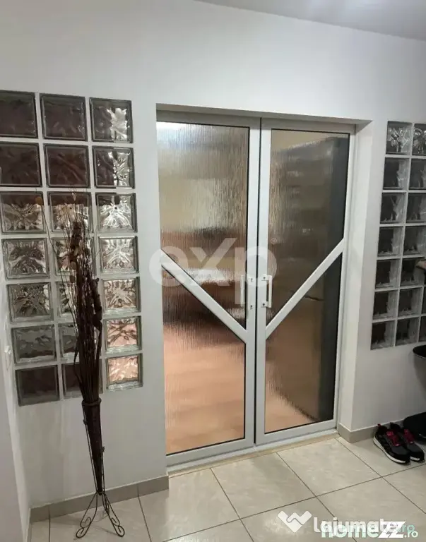De vanzare apartament 3 camere decomandate, 70 m², et.1, zo
