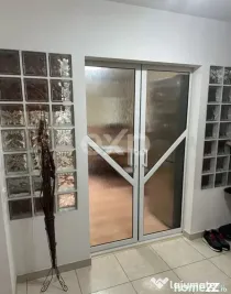 De vanzare apartament 3 camere decomandate, 70 m², et.1, zo