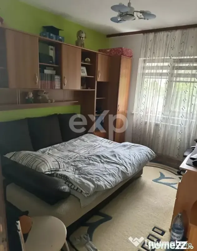 De vanzare apartament 3 camere decomandate, 70 m², et.1, zo
