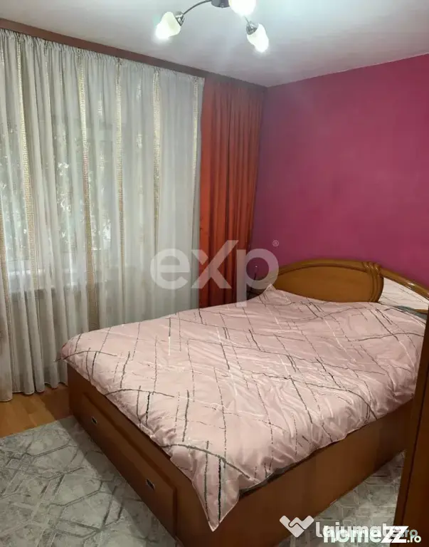 De vanzare apartament 3 camere decomandate, 70 m², et.1, zo