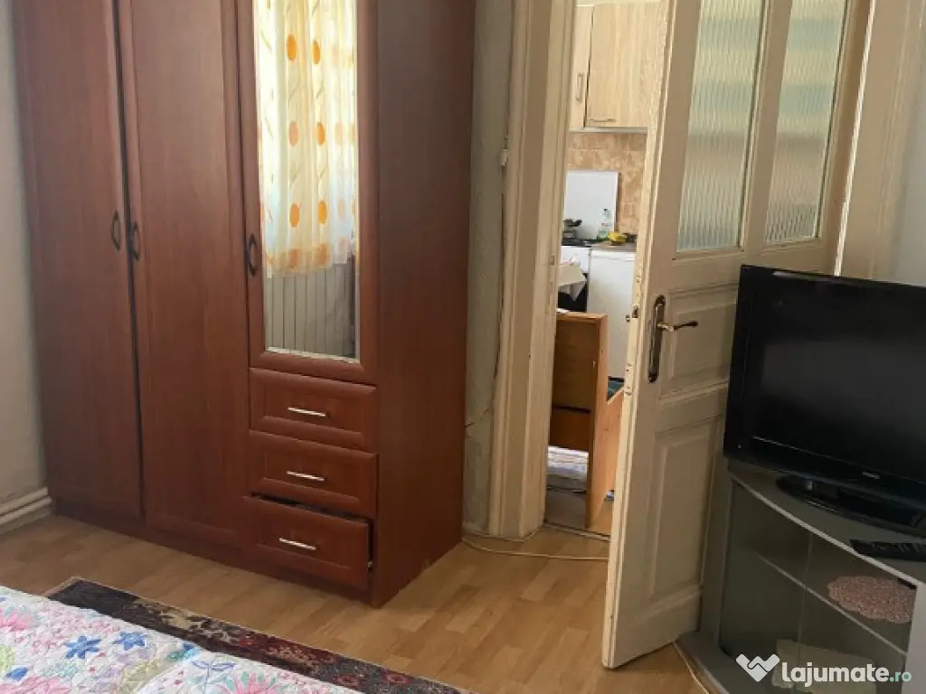 Casa P+1 de inchiriat zona CENTRALA compus din 4 camere