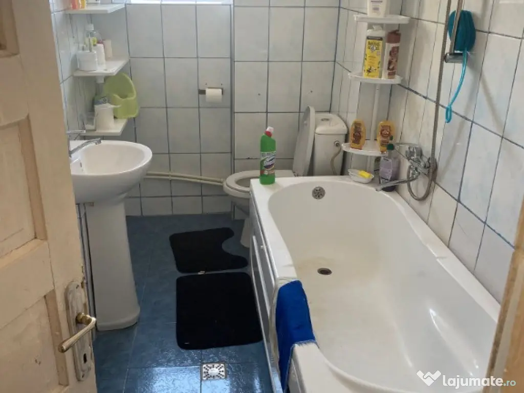 Casa P+1 de inchiriat zona CENTRALA compus din 4 camere