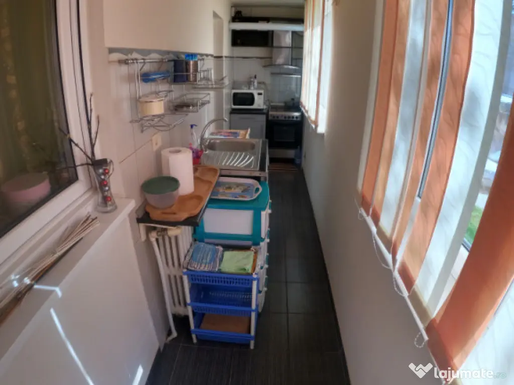 Apartament 3 camere decomandat, parter inalt, complet mobila