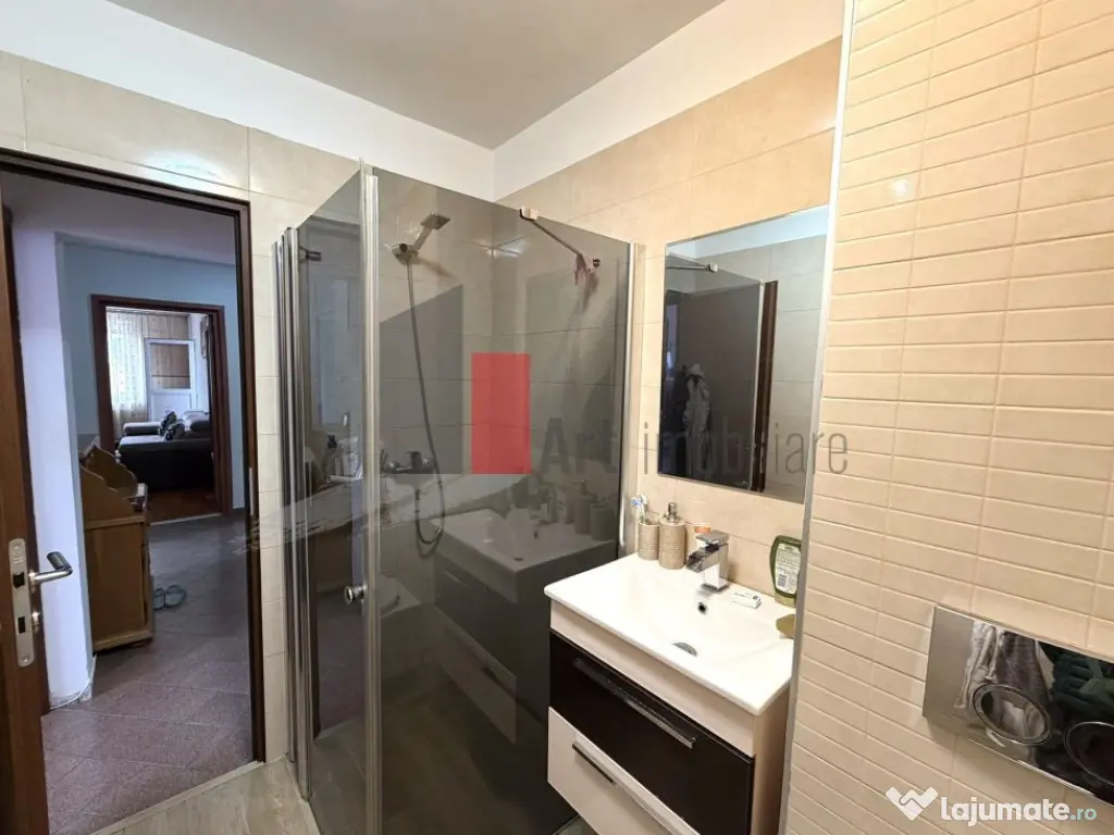 Apartament 4 camere zona Aparatorii Patriei\Berceni