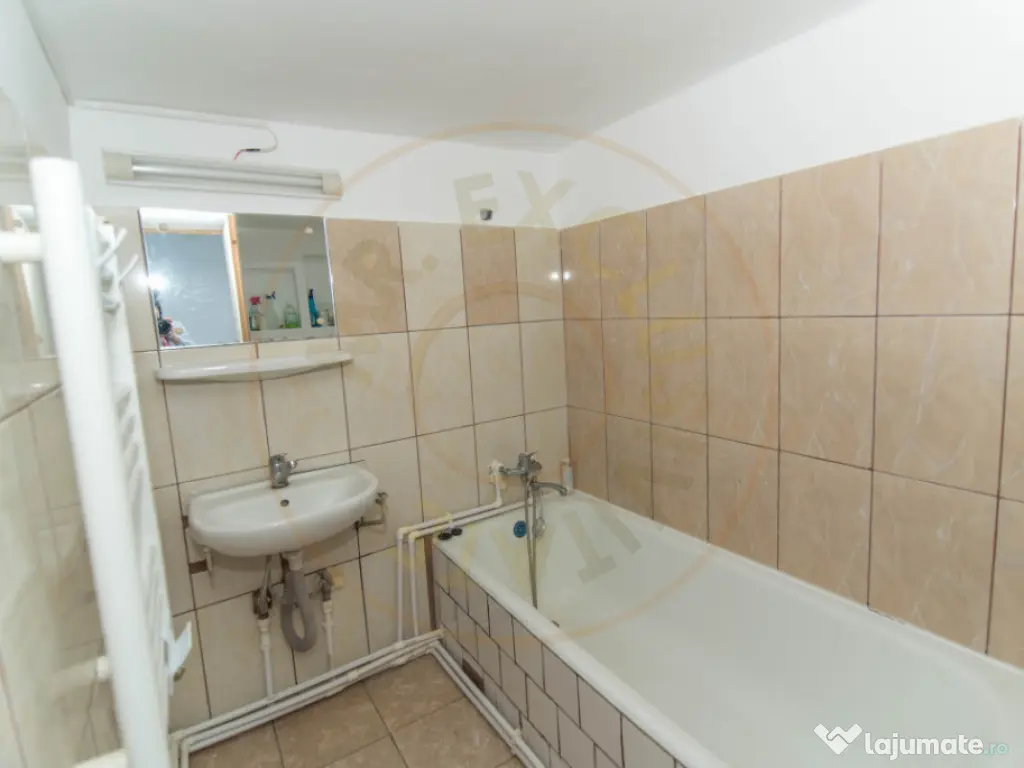 Casa gata de mutat+teren 1000 mp in zona de deal, jud. Arge