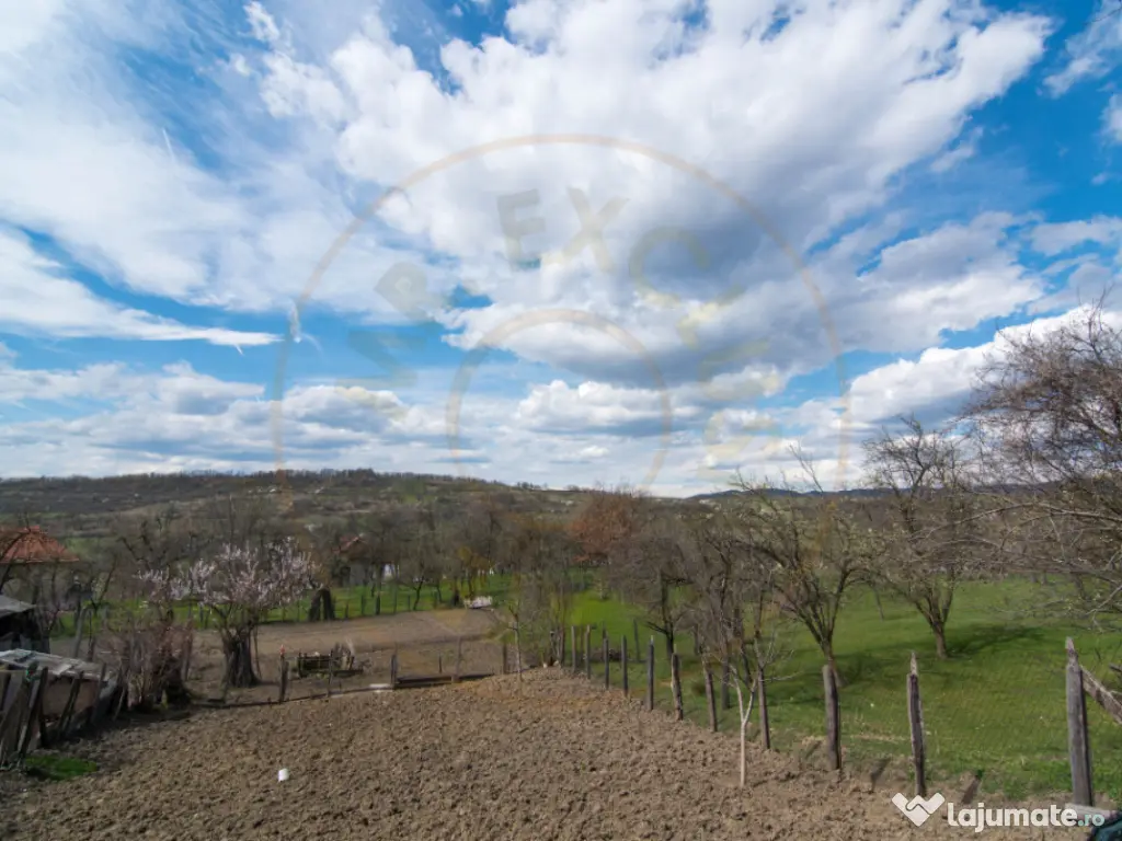 Casa gata de mutat+teren 1000 mp in zona de deal, jud. Arge