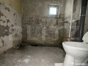 Apartament cu 3 camere, 50 mp, parter – încălzire în pa 