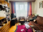 Apartament cu 3 camere, decomandat, zona - Bulevardul Dacia 