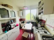 Apartament cu 3 camere, decomandat, zona - Bulevardul Dacia 