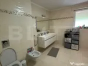 Casă individuala de vânzare – spațioasă, luminoasă ș 