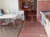 Casă spațioasă cu teren generos, de 3000 mp și priveliș 