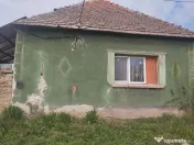 Vand gradina 65 de arii si casa locuibila Cauasd 