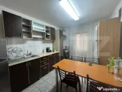 Apartament de 3 camere, decomandat, parcare, zona Sigma 