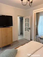 Apartament La Cheie, Etaj 1, Zona Independentei - H. Botev. 