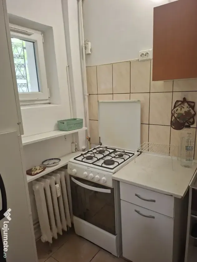 Garsoniera la 5 minute de stația de metrou Constantin Brâncoveanu
