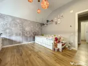 Casa de inchiriat, 4 camere, 3 bai, garaj, aproape de Vivo! 